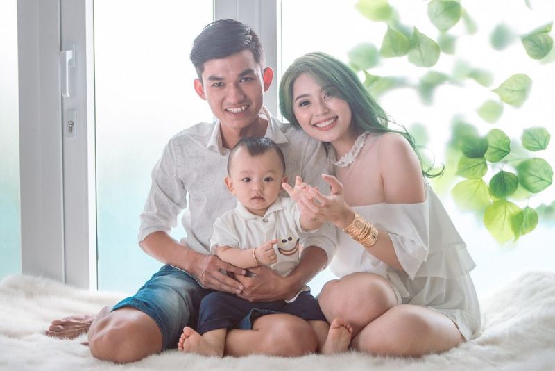 Chụp hình gia đình tại nhà đang là xu hướng hiện nay ở Việt Nam